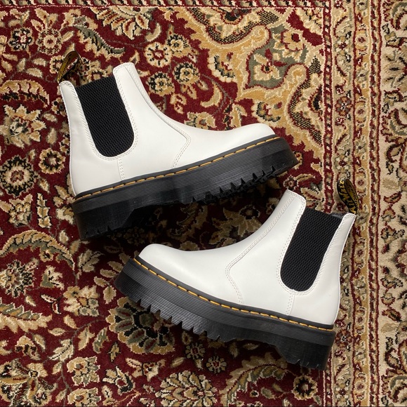 2976 smooth leather platform chelsea boots